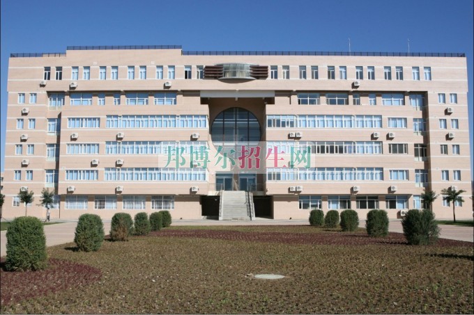 內蒙古商貿(mào)職業(yè)學院招生辦聯(lián)系電話