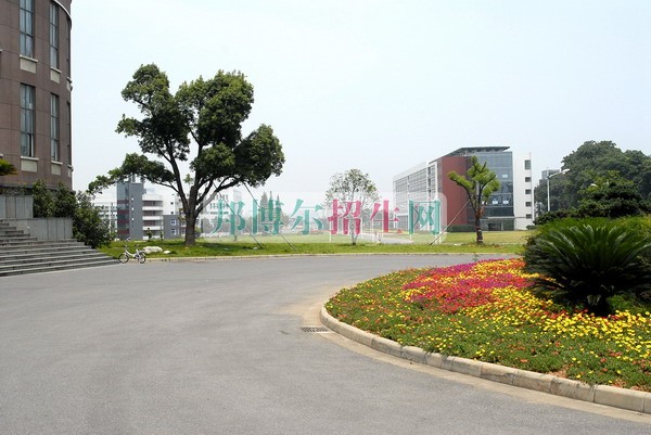 樂(lè)山職業(yè)技術(shù)學(xué)院招生辦聯(lián)系電話