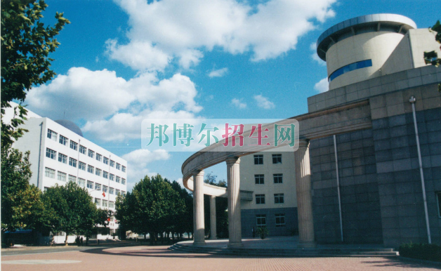 遼寧商貿職業(yè)學院是幾專
