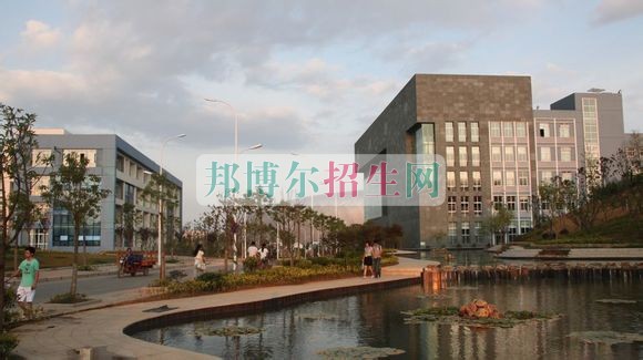 貴陽職業(yè)技術學院是幾專