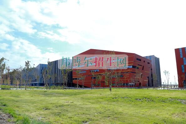 克拉瑪依職業(yè)技術(shù)學(xué)院招生辦聯(lián)系電話(huà)