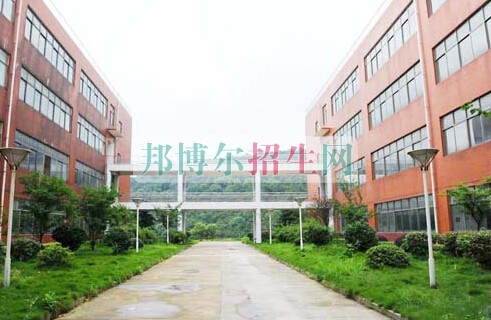 湖南中醫(yī)藥高等?？茖W(xué)校
