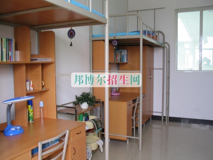 上中?？梢钥即髮W(xué)嗎