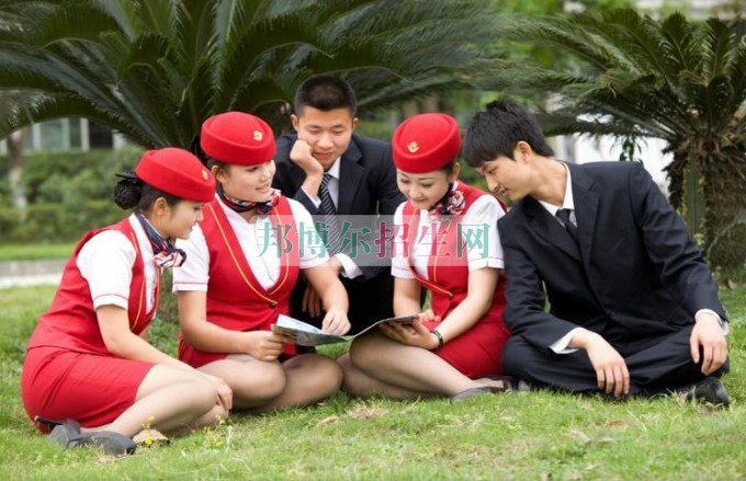 航空服務(wù)學校好嗎