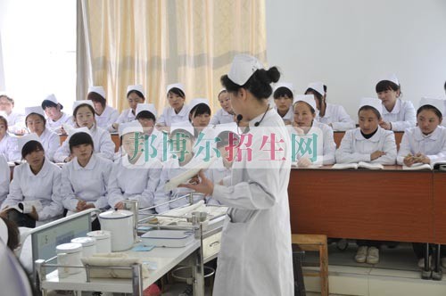 助產(chǎn)護理學(xué)校招生要求