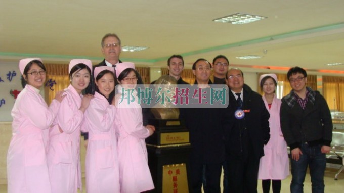 哪個(gè)大專學(xué)校的高級護(hù)理好