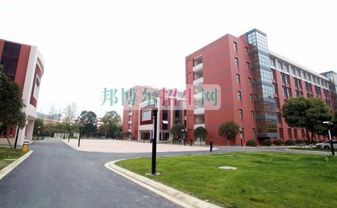 成都內(nèi)比較好的軟件技術(shù)大專(zhuān)學(xué)校