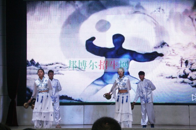 天府新區(qū)成人中等專業(yè)學校“美好新區(qū)，千年廣都”