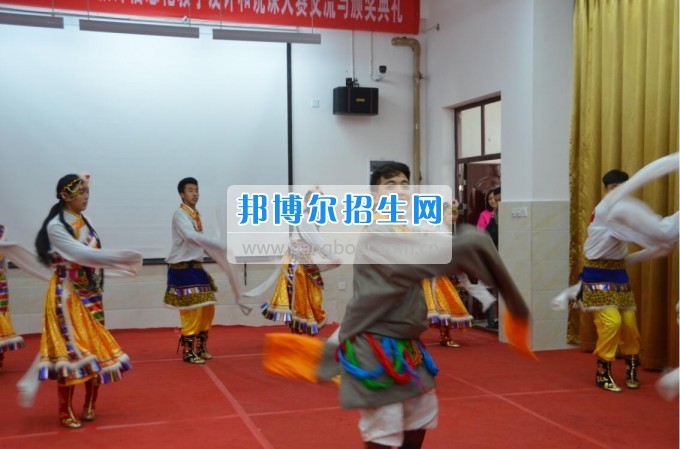 四川省檔案學(xué)校被評(píng)為全省民族團(tuán)結(jié)進(jìn)步創(chuàng)建活動(dòng)示范單位