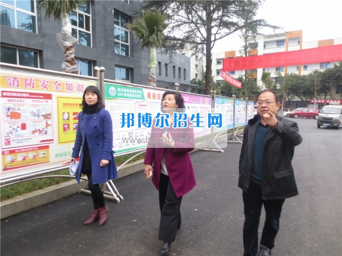 南充師范學(xué)校花開滿堂盛世春——南充師范歡慶“三八”節(jié)