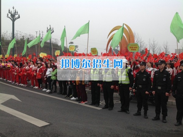 四川省宜賓市南溪區(qū)職業(yè)高級中學(xué)校學(xué)前教育齊拉練，共踏春風(fēng)迎春景