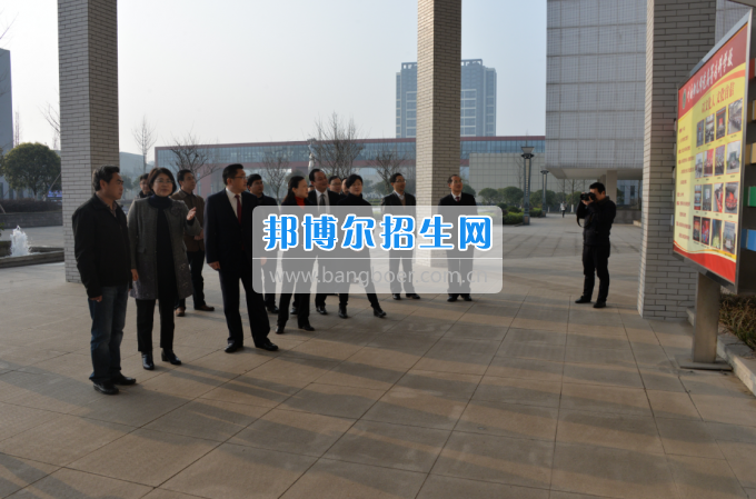 川南幼兒師范高等?？茖W校迎接隆昌縣創(chuàng)建第四屆省級文明城市測評組考評