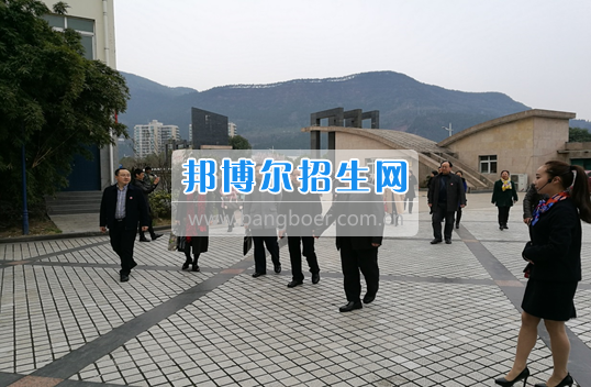 川南幼兒師范高等?？茖W(xué)校考察交流并巡查實(shí)習(xí)生情況
