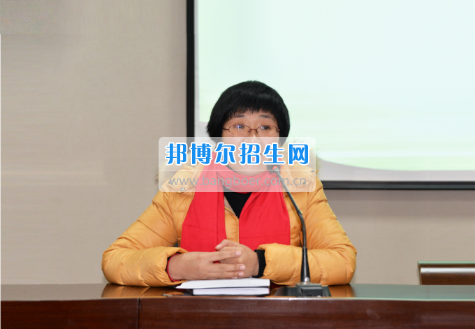 川南幼兒師范高等專科學(xué)校召開輔導(dǎo)員班主任工作例會(huì)加強(qiáng)和改進(jìn)學(xué)生思想政治工作