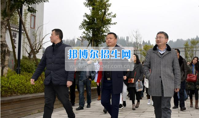 南充市建華職業(yè)中學(xué)開展“請(qǐng)進(jìn)來，走出去”校際交流活動(dòng)