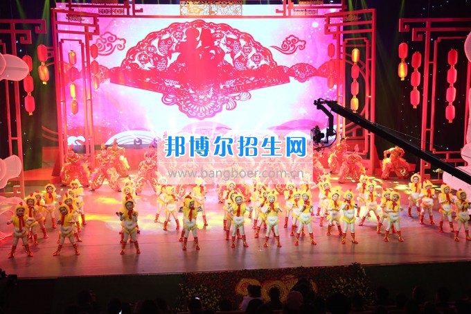 川北幼兒師范高等?？茖W(xué)校參演廣元春晚 服務(wù)地方文化