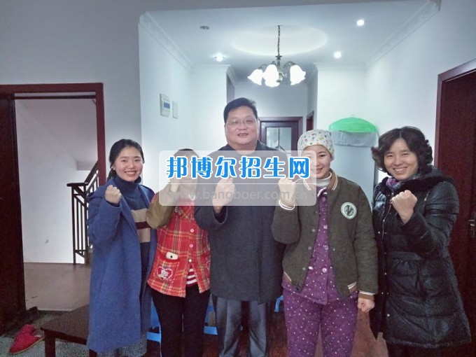 重慶航天職業(yè)技術(shù)學院關(guān)心學生生活、關(guān)注學生成長