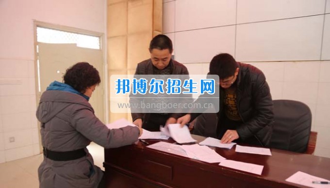 四川省古藺縣職業(yè)高級(jí)中學(xué)校集智匯力，全力推進(jìn)依法治校