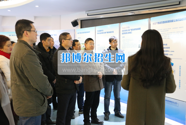 成都市洞子口職業(yè)高級中學組織師生開展百里中軸看成都主題研學活動