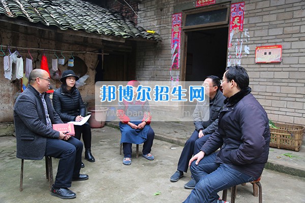 內(nèi)江師范學(xué)院督導(dǎo)組赴資中縣銀山鎮(zhèn)金紫鋪村開展脫貧攻堅專項督導(dǎo)