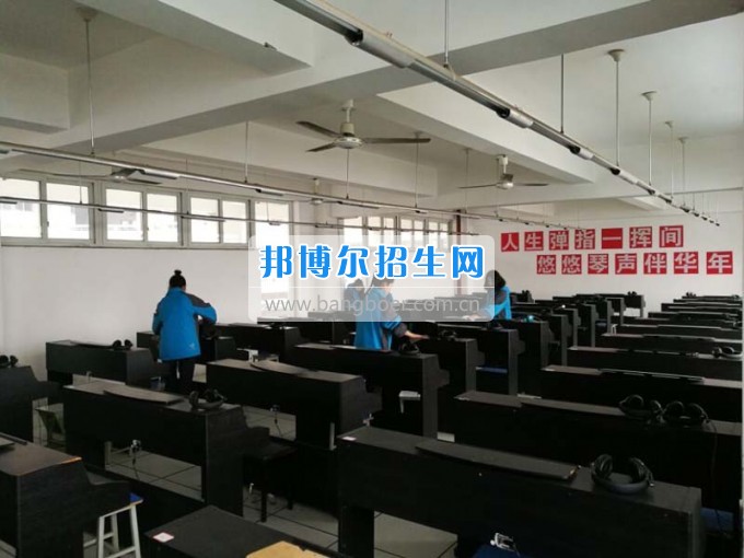 成都電子信息學校2017春季開學札記