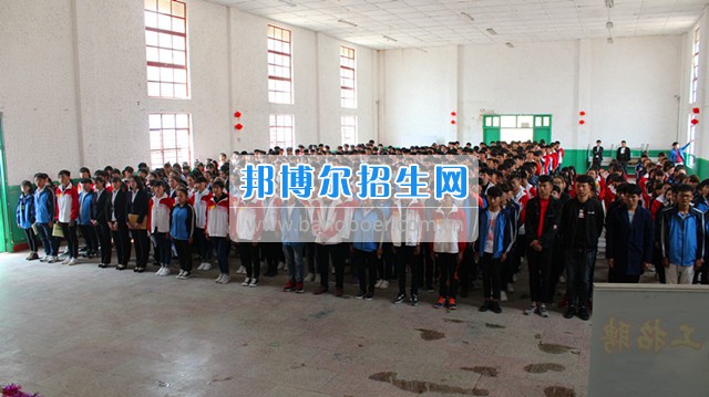 馨知心集團(tuán)、云南動高鐵普鐵公司、上海大眾等多家單位在我校舉辦招聘會