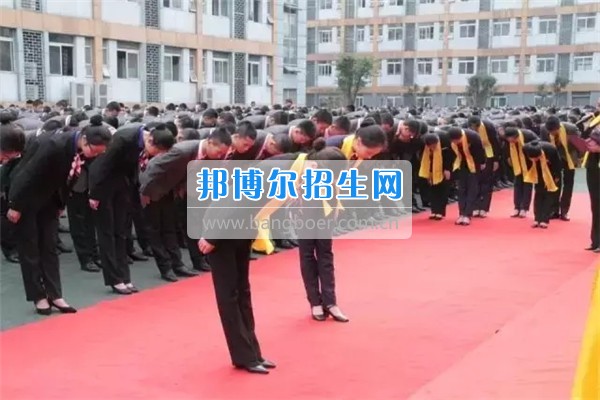 成都航空旅游職業(yè)學校2017年清明祭祖儀式