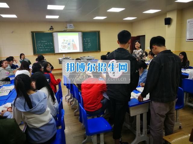 “一師兩課”教改公開(kāi)課系列報(bào)道之十六:第九周教改公開(kāi)課評(píng)議與綜述