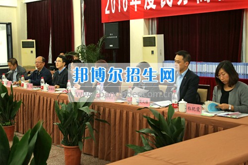 市教委年檢專家組蒞臨重慶信息技術(shù)職業(yè)學院檢查指導工作