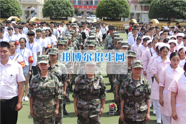 2017年成都希望幼師學(xué)校師生齊聚感恩廣場開展紀(jì)念活動(dòng)