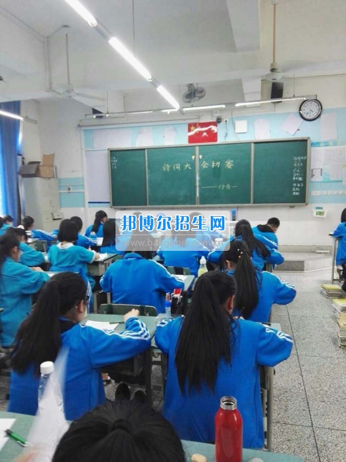 成都電子信息學(xué)校2017年全民閱讀活動(dòng)初賽圓滿(mǎn)結(jié)束