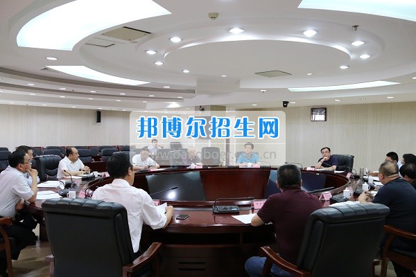 成都農(nóng)業(yè)科技職業(yè)學(xué)院領(lǐng)導(dǎo)帶隊(duì)赴簡陽市調(diào)研精準(zhǔn)扶貧工作