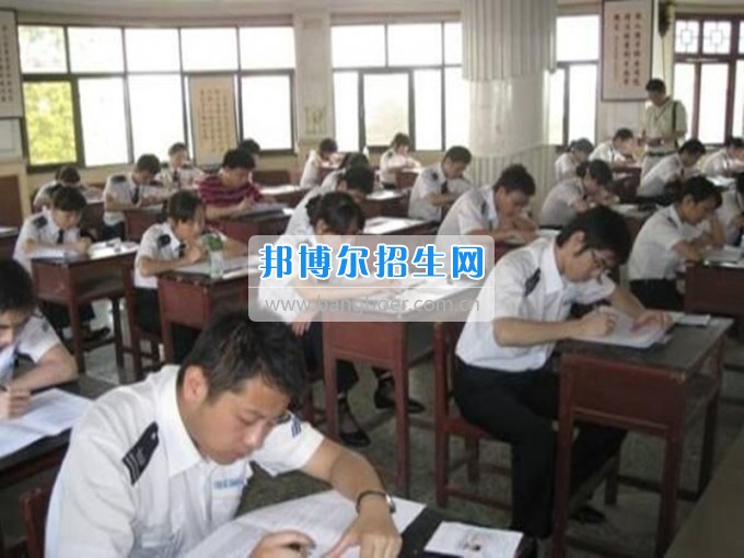 2017年春民航業(yè)特有工種職業(yè)技能鑒定在綿陽航空職業(yè)學(xué)校舉行。