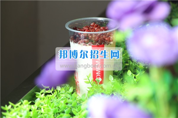 成都希望航空職業(yè)學(xué)校美味冷飲大曝光！據(jù)說，正數(shù)第三的是同學(xué)們最喜愛的冷飲！