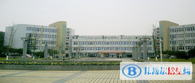 四川石油學(xué)校2019年報(bào)名條件、招生對(duì)象