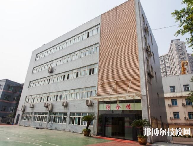 重慶建筑高級(jí)技工學(xué)校2020年報(bào)名條件、招生要求、招生對(duì)象