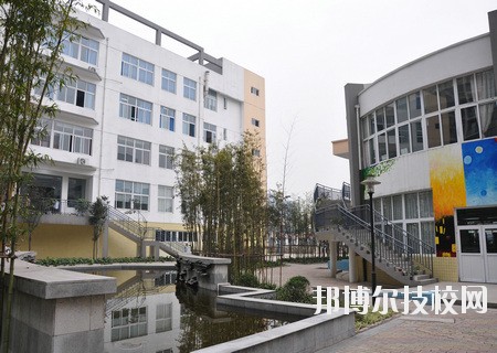 成都汽車職業(yè)技術(shù)學校2020年報名條件、招生要求、招生對象