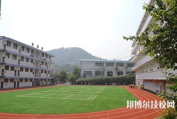 重慶知行衛(wèi)生學校2020年報名條件、招生要求、招生對象