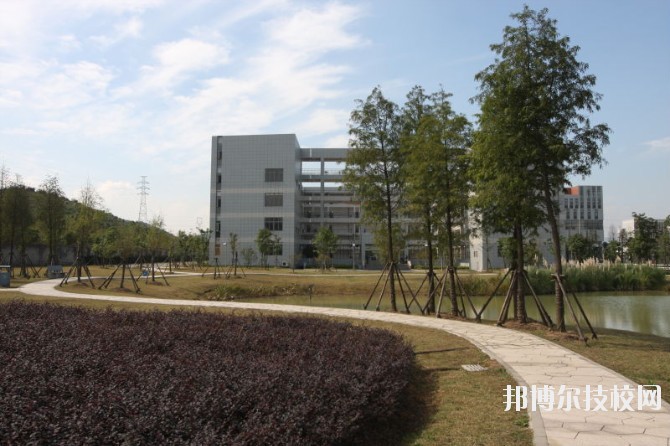 湖州中等衛(wèi)生專業(yè)學(xué)校2020年報名條件、招生要求、招生對象