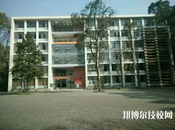 重慶商務高級技工學校2020年招生辦聯(lián)系電話