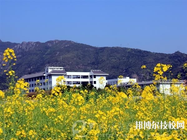 樂(lè)清市雁蕩山旅游學(xué)校2020年報(bào)名條件、招生要求、招生對(duì)象