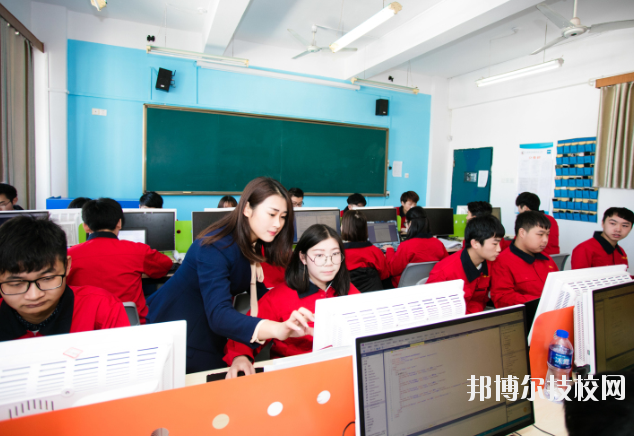 江西機(jī)械高級(jí)技工學(xué)校2020年學(xué)費(fèi)、收費(fèi)多少