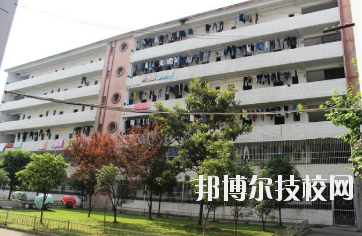 江西輕工業(yè)高級(jí)技工學(xué)校2020年報(bào)名條件、招生要求、招生對(duì)象