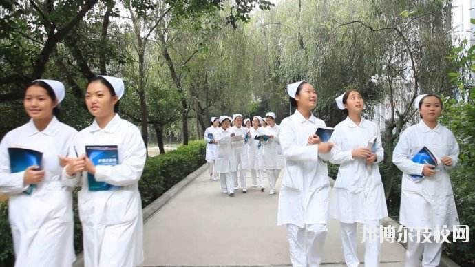  重慶渝東衛(wèi)生學(xué)校2020年報(bào)名條件、招生要求、招生對象