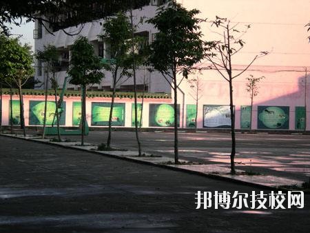 大余職業(yè)技術(shù)教育中心2020年報名條件、招生要求、招生對象