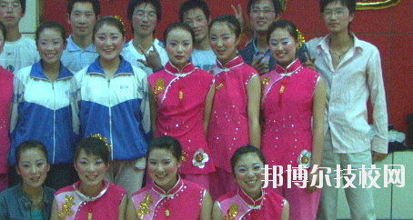 平?jīng)鲂畔⒐こ虒W(xué)校2020年學(xué)費(fèi)、收費(fèi)多少