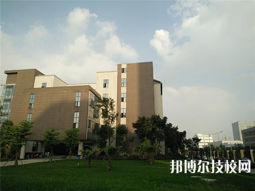 遵義職業(yè)技術學校網站網址