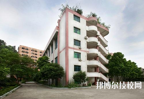 重慶護(hù)士學(xué)校2020年報(bào)名條件、招生要求、招生對象