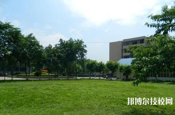 成都廣播電視中等專業(yè)學校2020年報名條件、招生要求、招生對象