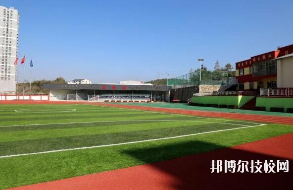 貴州科技學(xué)校2020年報名條件、招生要求、招生對象
